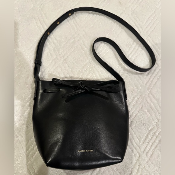 Mansur Gavriel mini leather bucket bag - Black Leather with red interior - Picture 5 of 15